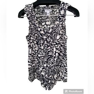 Sleeveless blouse Size M